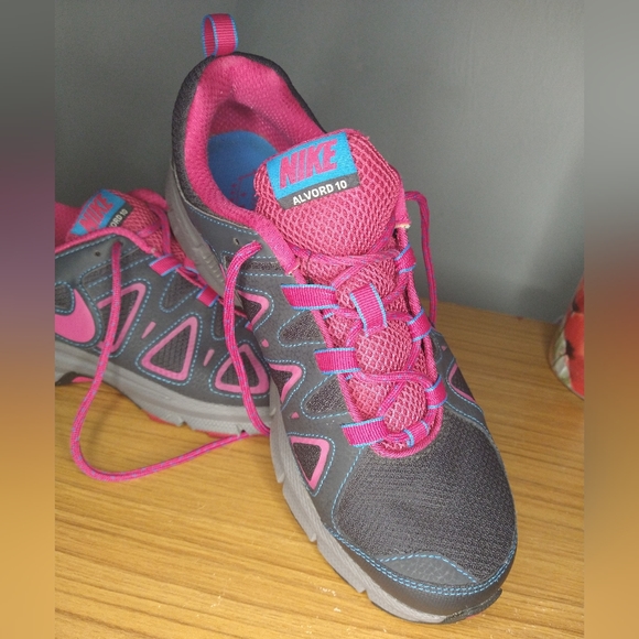 Nike Alvord 10 Trail Sneakers Women's 11 Pink/Grey/Blue - Picture 1 of 13
